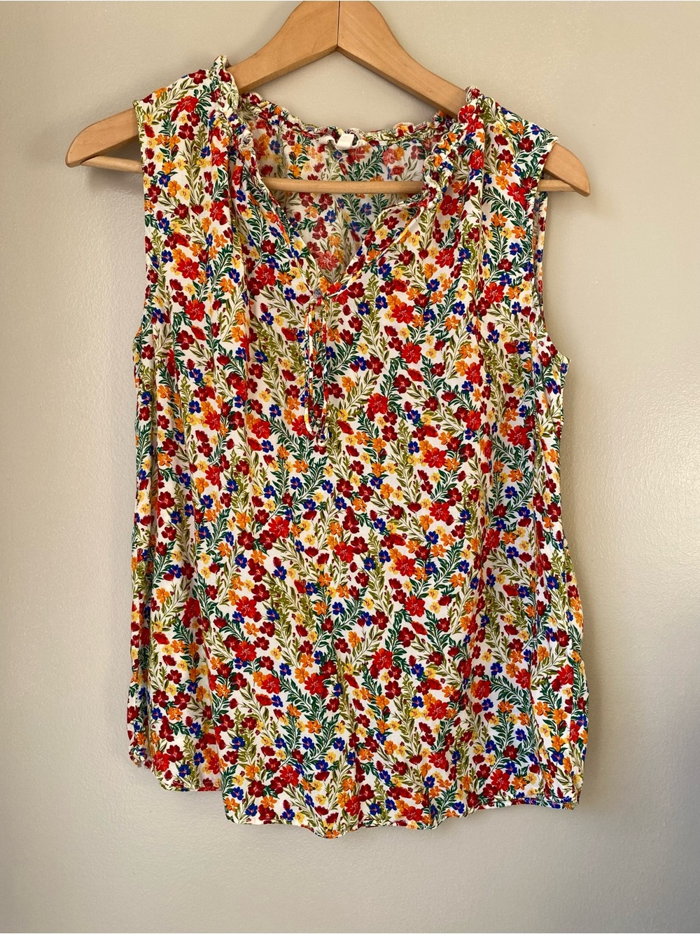 Timeless Vibrant Floral Boho Workwear Blouse | Airy Sleeveless Shape